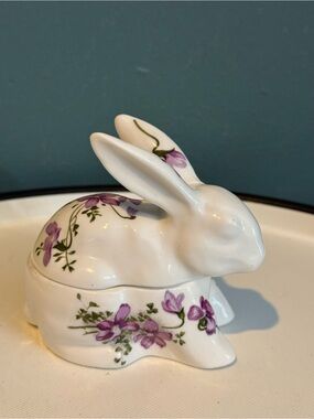 Vintage MANN Victorian Violets Bunny Rabbit Lidded Trinket Box Bone China